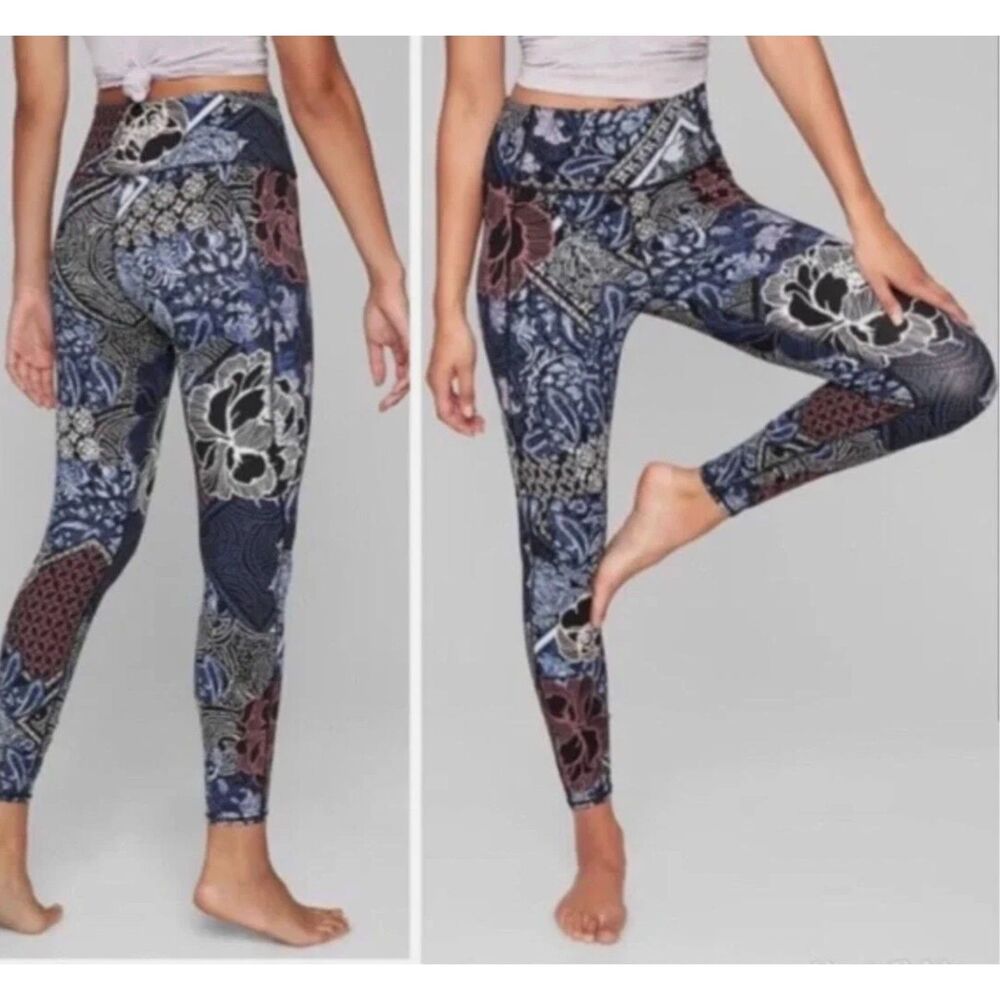 Athleta Patchwork Salutation 7/8 Tight Navy Floral Paisley Crop Leggings Size XS